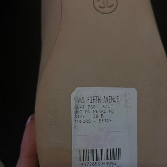 Brand New! Chanel 20P Beige Lambskin Pearl CC logo Backless slide Mule Loafer - Picture 3 of 8